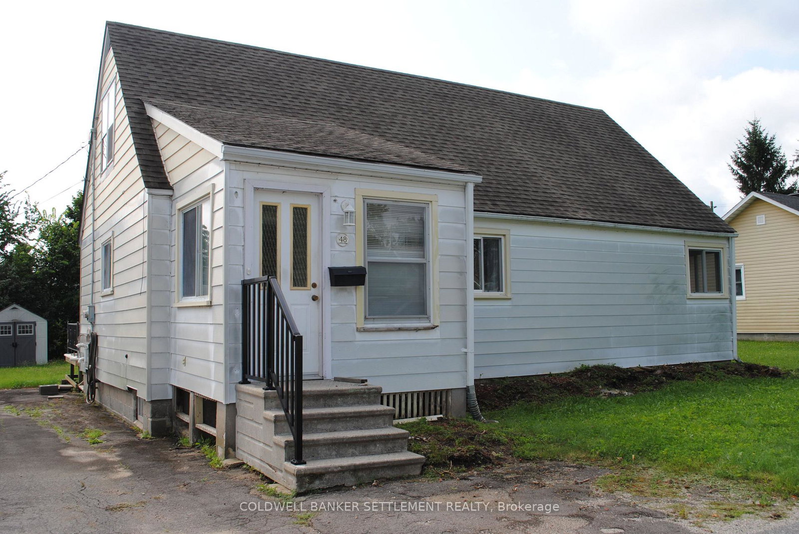48-pine-street-smiths-falls-ontario-x13744812