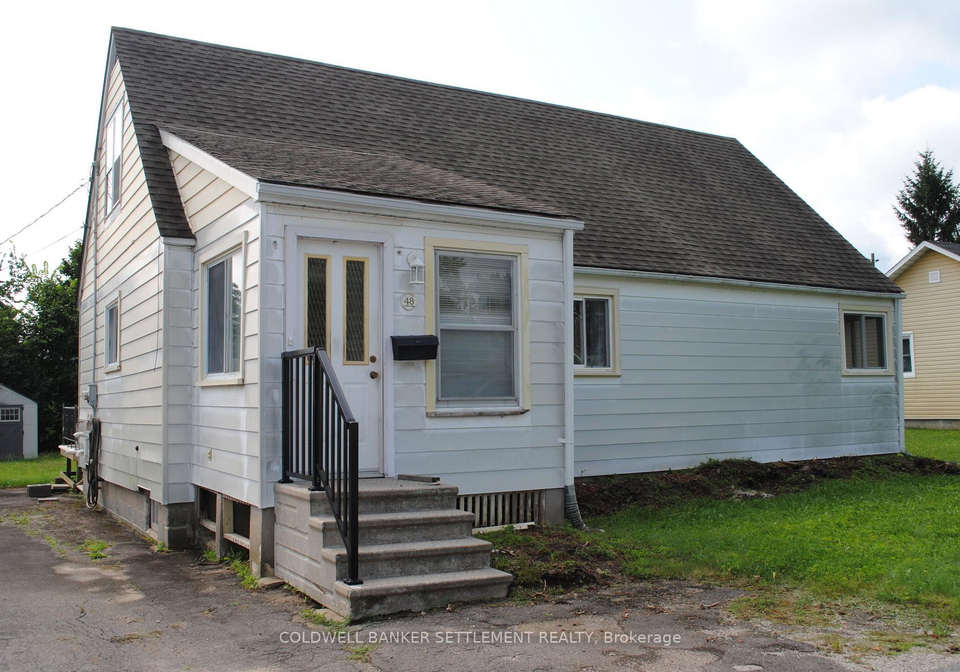 48-pine-street-smiths-falls-ontario-x13744812