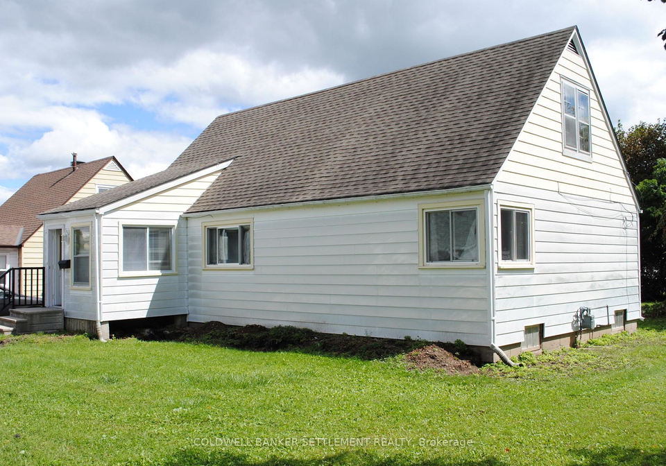 48-pine-street-smiths-falls-ontario-x13744812
