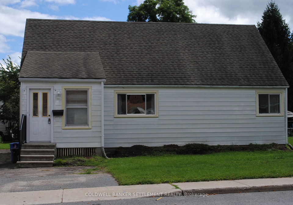 48-pine-street-smiths-falls-ontario-x13744812