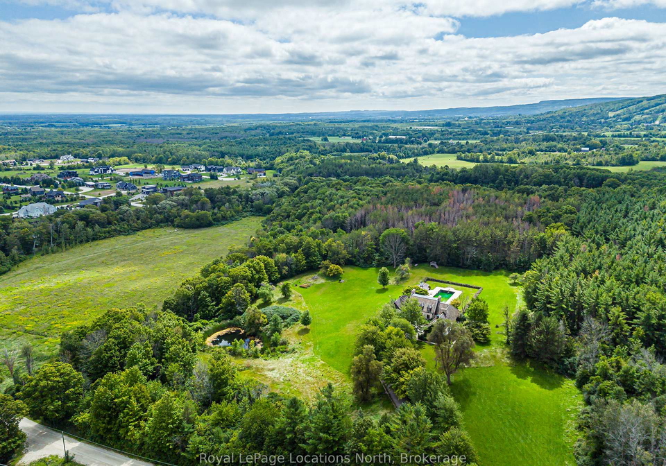 609830-12th-side-road-blue-mountains-ontario-x13744886