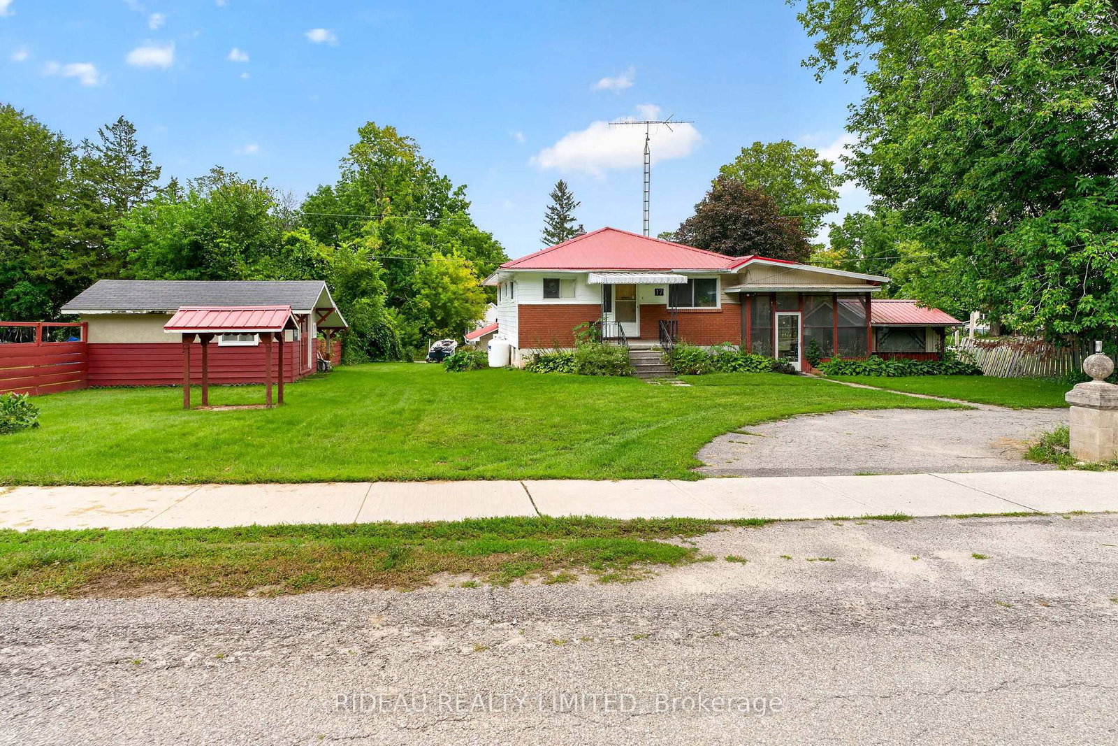 17-colborne-street-rideau-lakes-ontario-x13744996