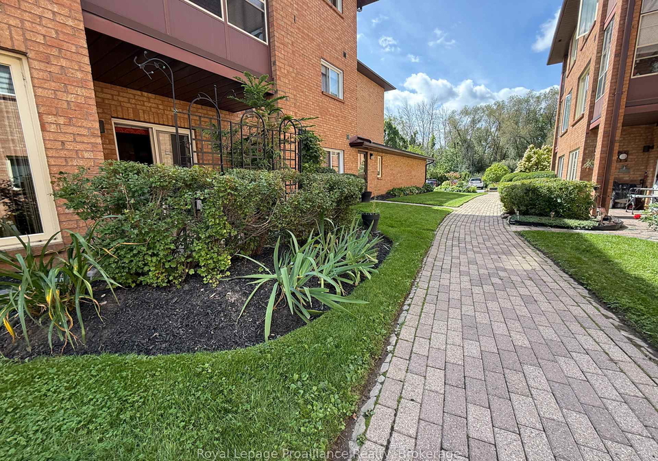 2181-walker-avenue-peterborough-ontario-x13746774