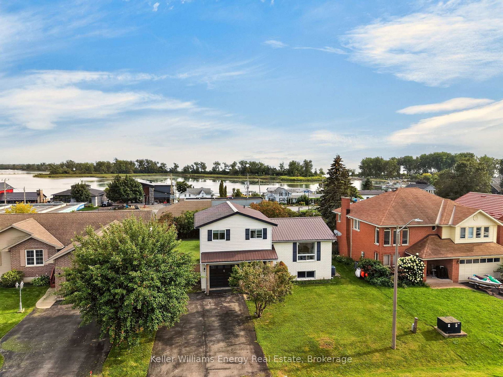 5-harbourview-crescent-prince-edward-county-ontario-x13746804