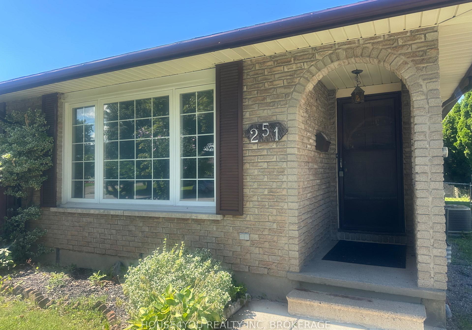 251-st-augustine-drive-ne-st-catharines-ontario-x13746934