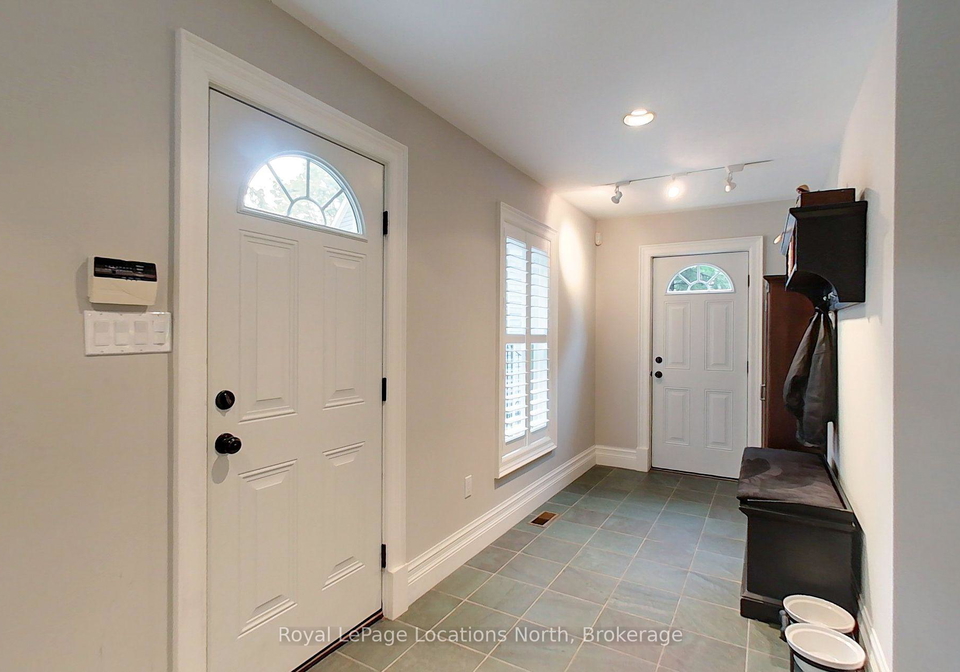 40-alice-street-e-blue-mountains-ontario-x13746992