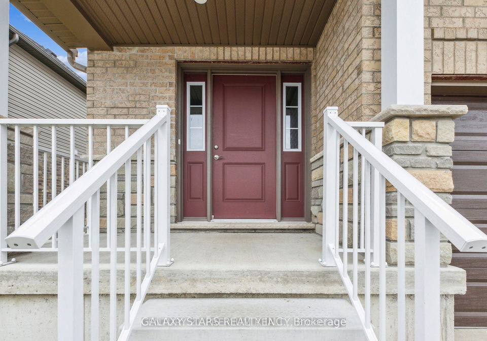33-robertson-drive-stratford-ontario-x13747010