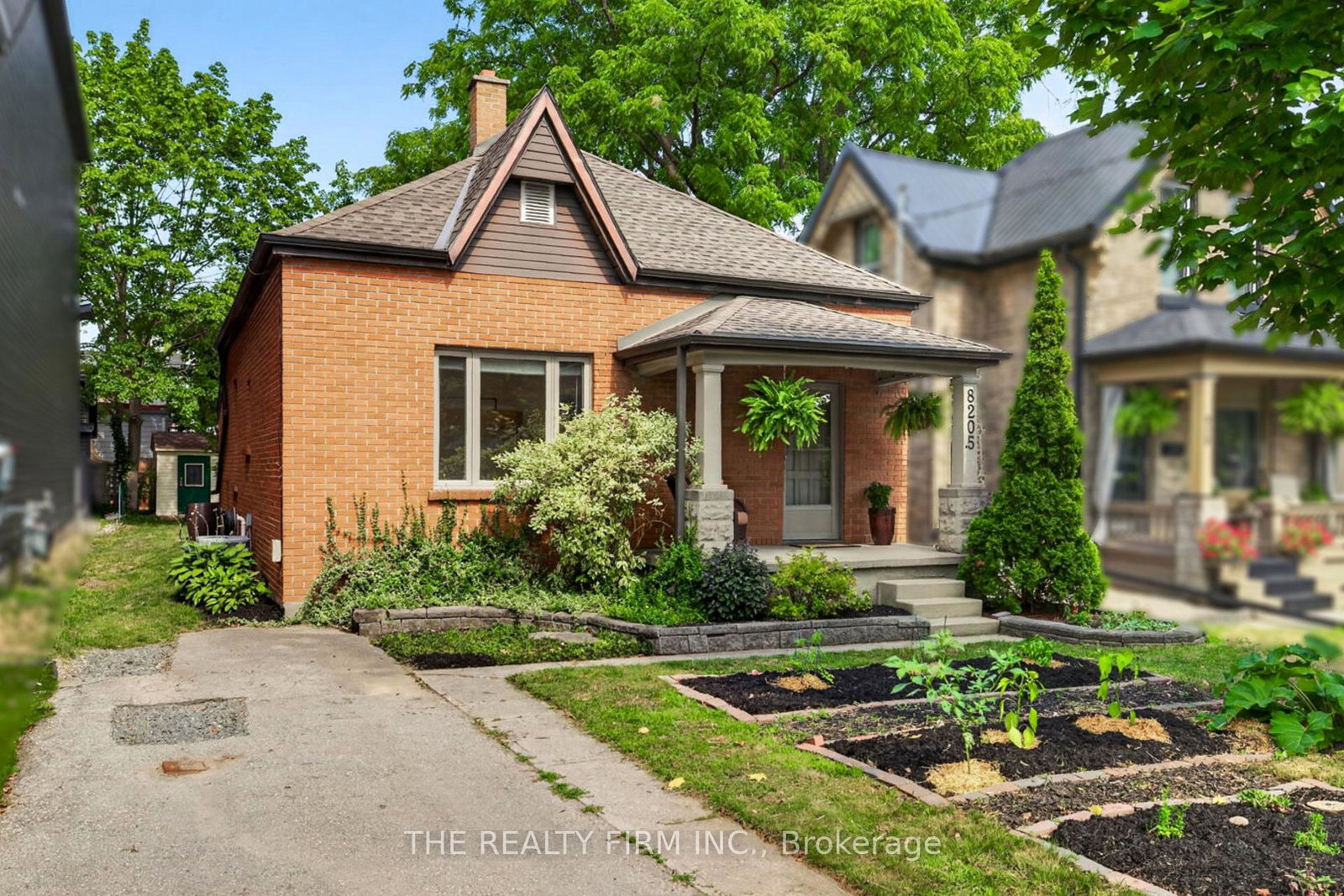 8205-maitland-street-london-east-ontario-x13747386