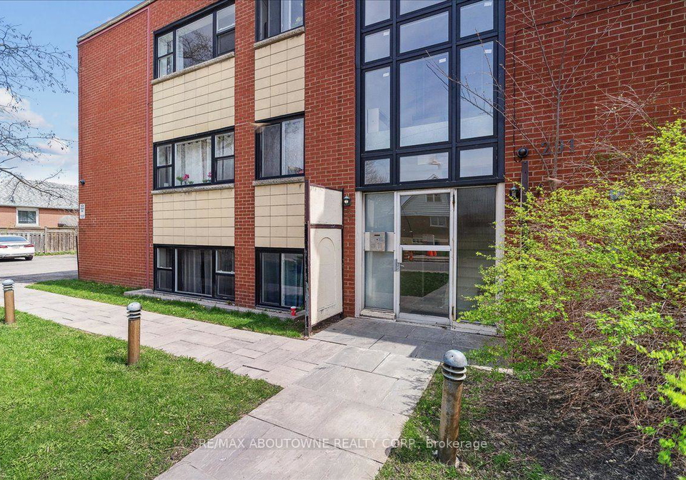 291-east-38th-street-hamilton-ontario-x13747542