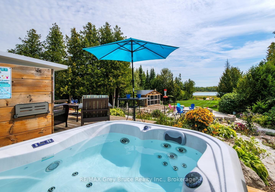 145-devils-glen-northern-bruce-peninsula-ontario-x13747606