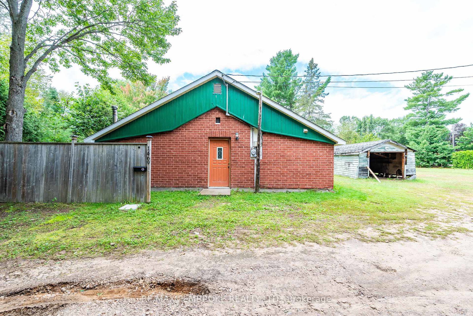 1469-victoria-street-petawawa-ontario-x13748574