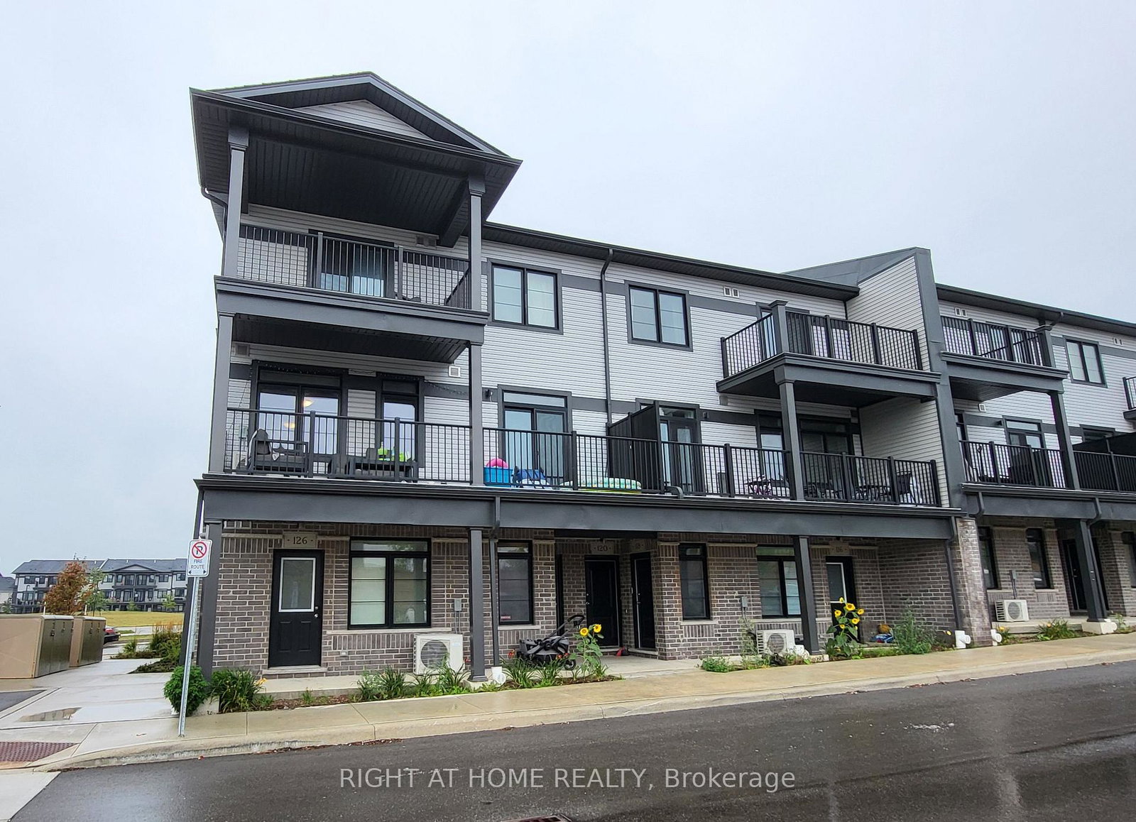 126-oat-lane-kitchener-ontario-x13749274