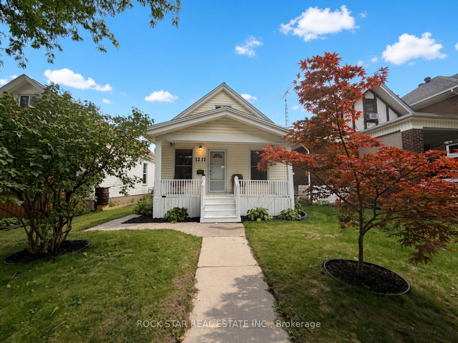 1211-lincoln-road-windsor-ontario-x13749396
