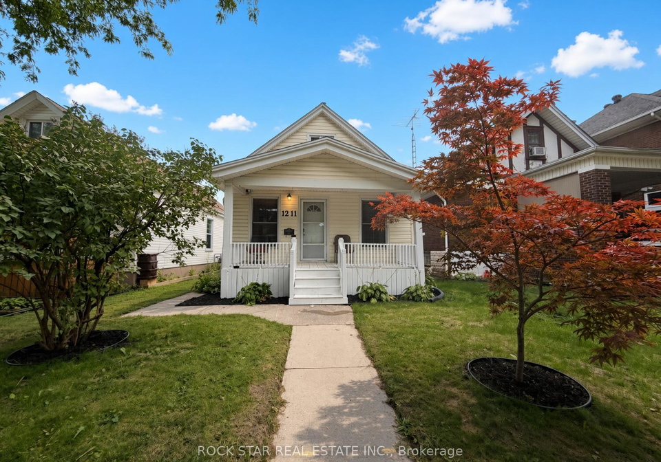 1211-lincoln-road-windsor-ontario-x13749396