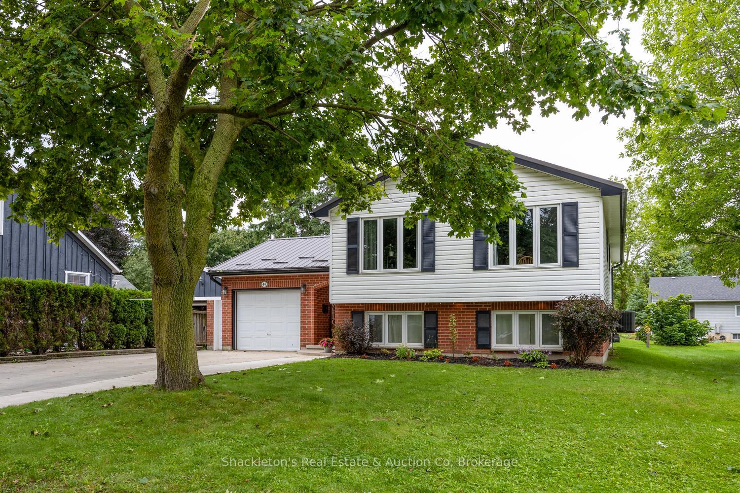 44-blenheim-street-west-perth-ontario-x13750496