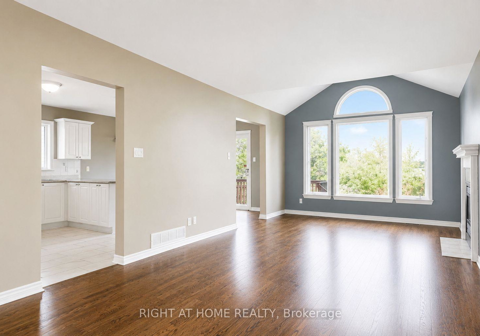 18-roberge-crescent-kanata-ontario-x13750674