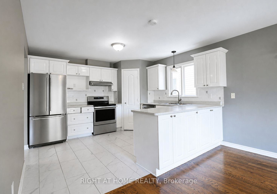 18-roberge-crescent-kanata-ontario-x13750674