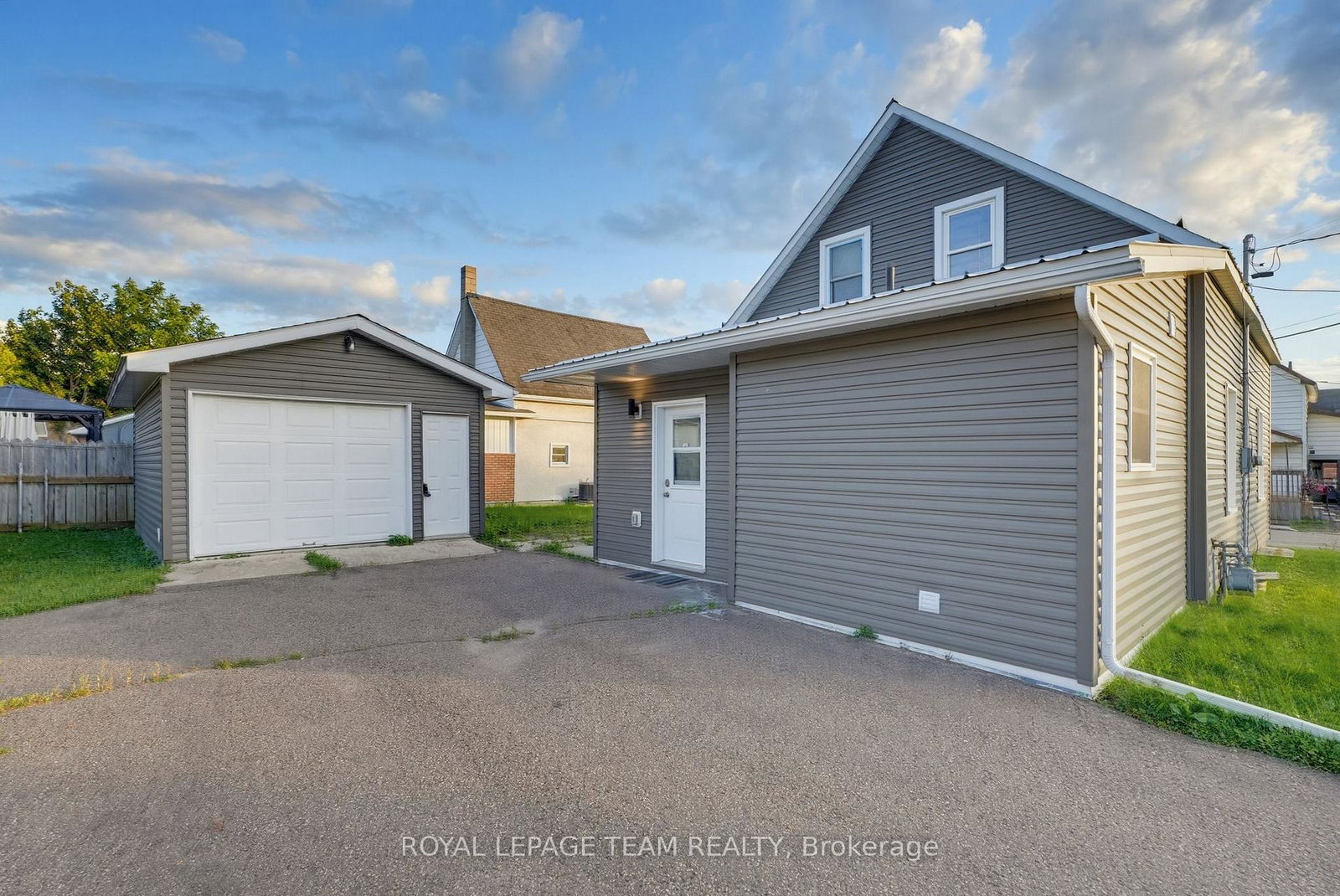 81-bank-street-s-renfrew-ontario-x13750750