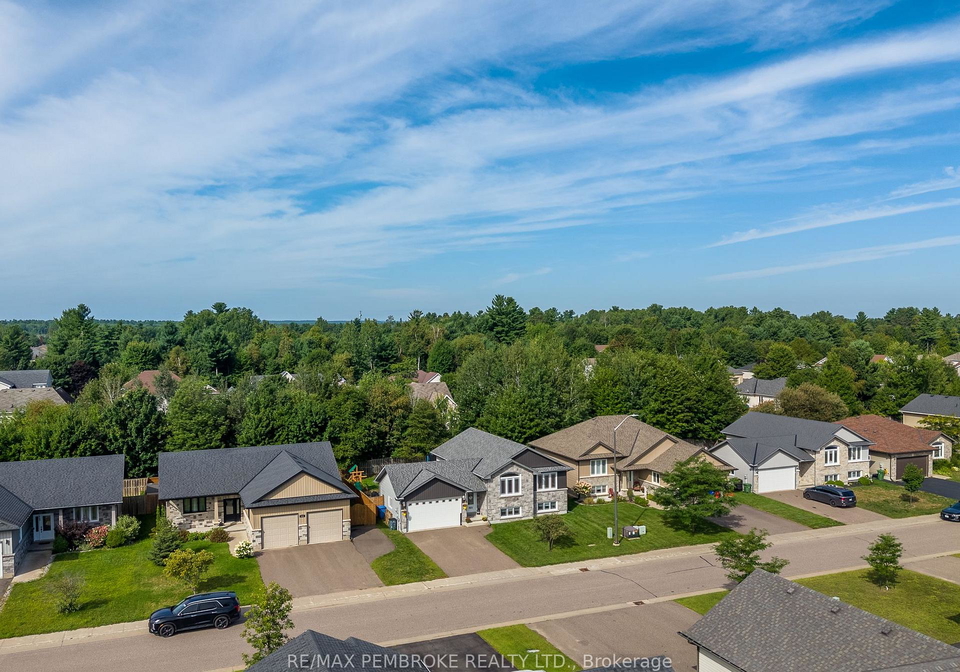 521-gardner-crescent-petawawa-ontario-x13750758