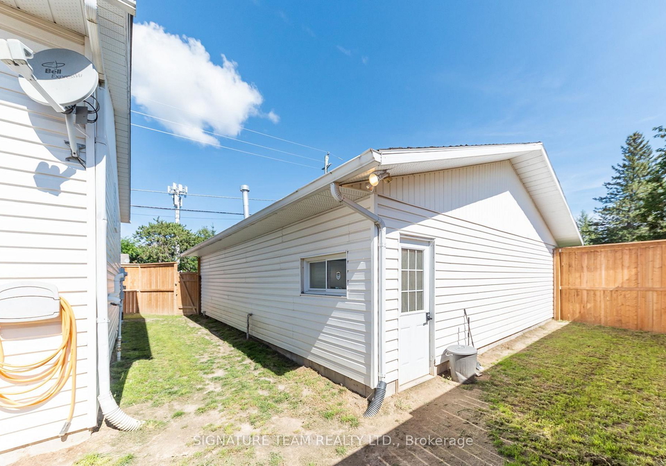 10-selkirk-street-petawawa-ontario-x13751056
