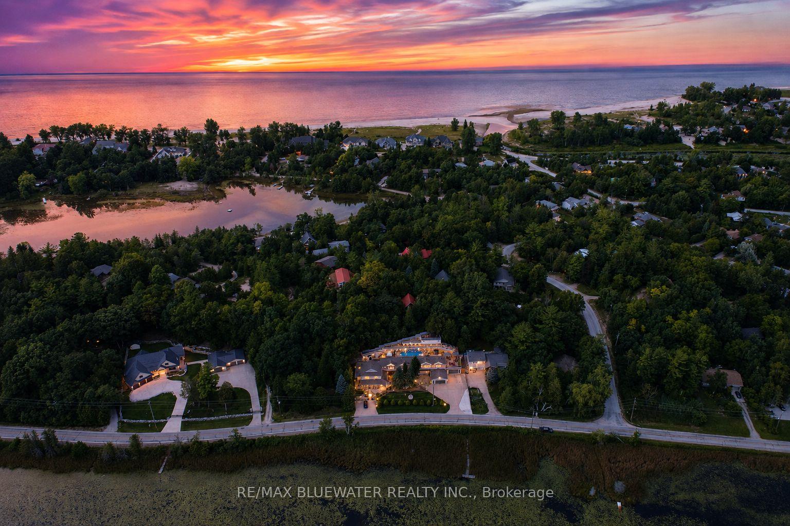 7196-outer-drive-lambton-shores-ontario-x13751722