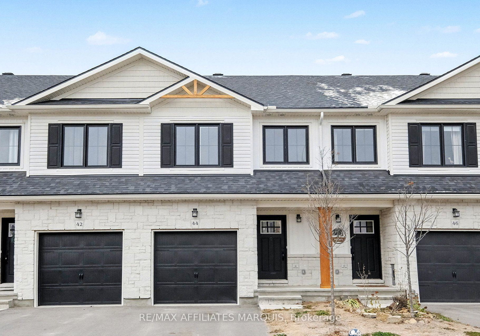 44-whitcomb-crescent-smiths-falls-ontario-x13751734