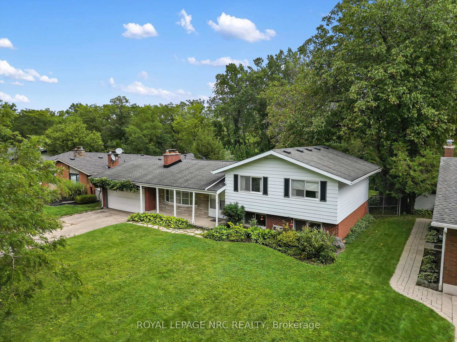 21-parklane-crescent-st-catharines-ontario-x13752390