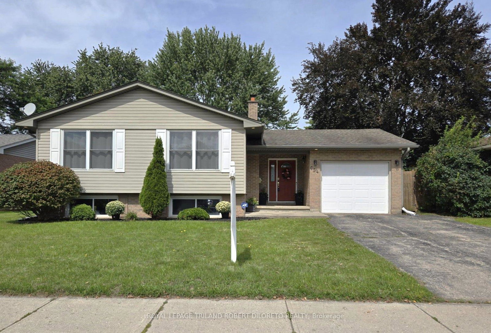 654-grenfell-drive-london-north-ontario-x13752574