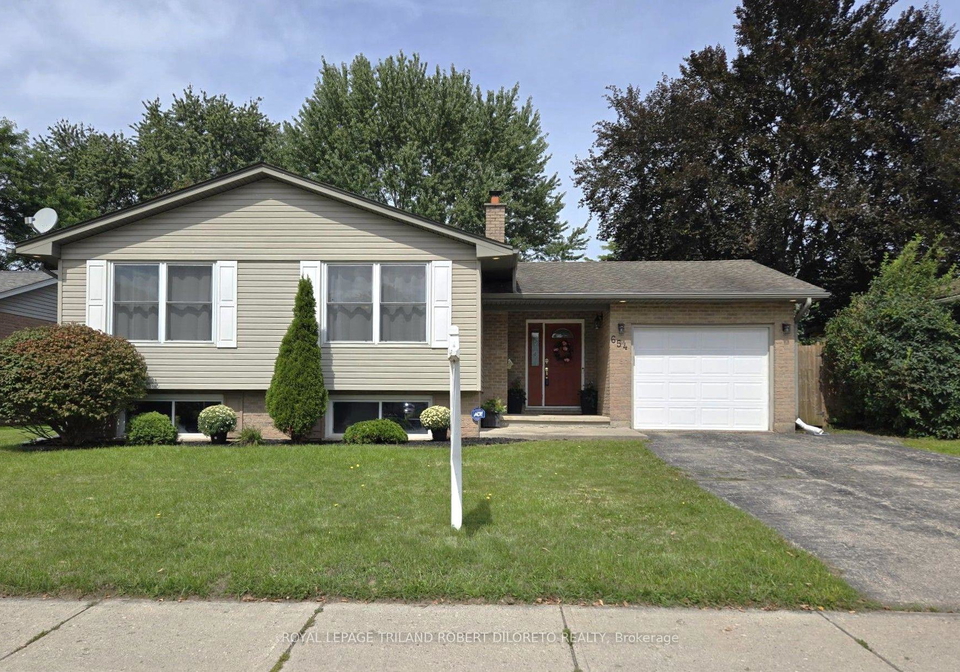 654-grenfell-drive-london-north-ontario-x13752574