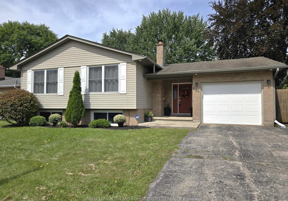 654-grenfell-drive-london-north-ontario-x13752574