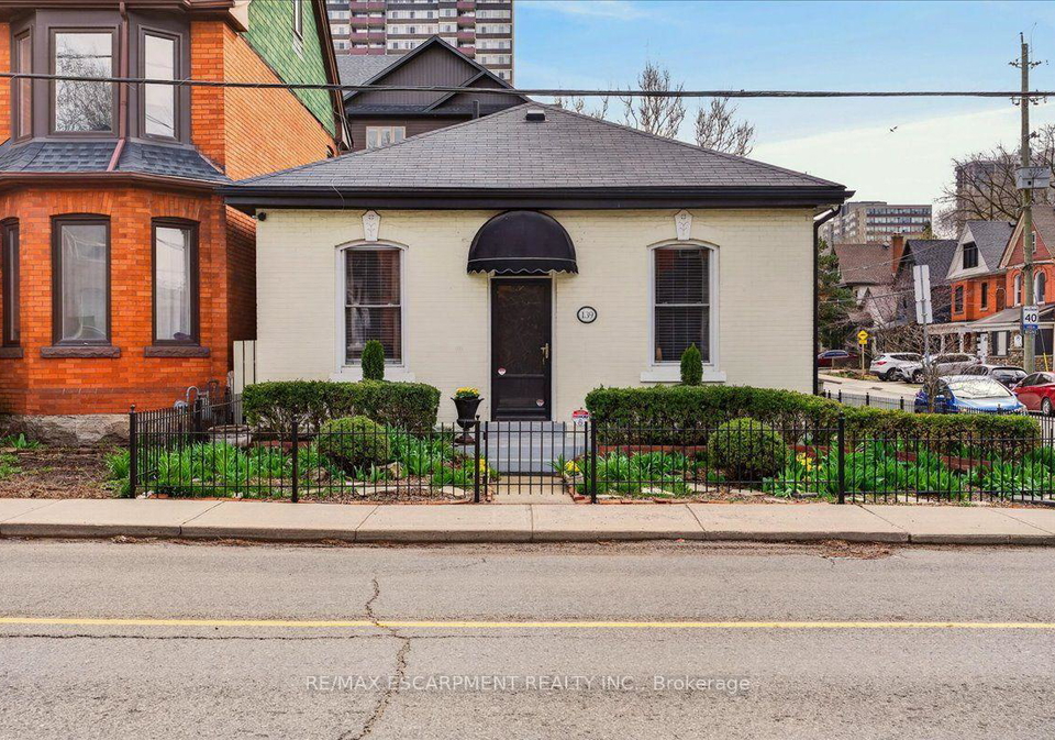 139-queen-street-s-hamilton-ontario-x13753644