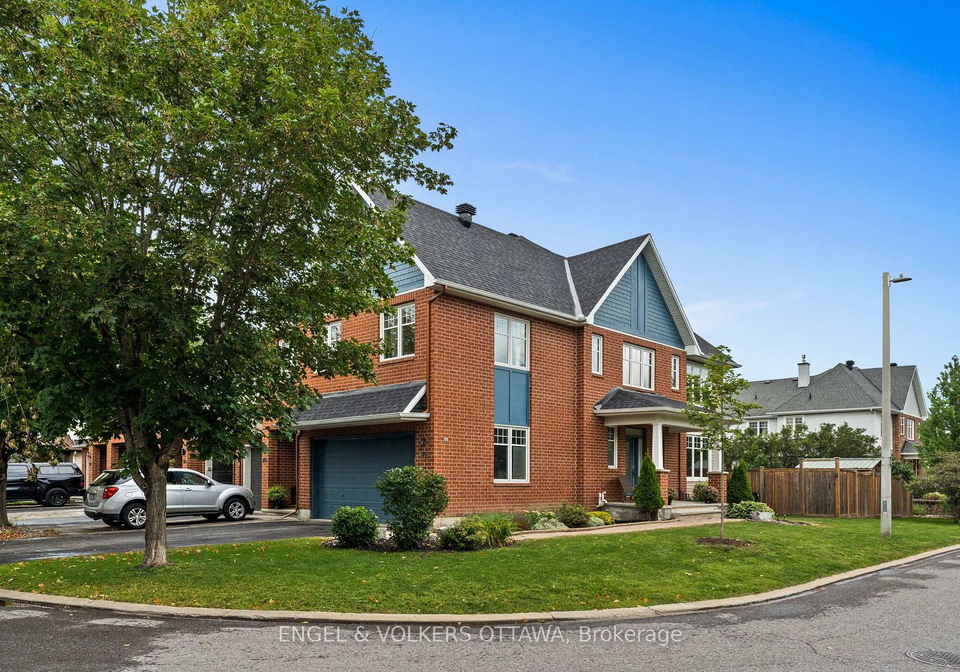 268-horseshoe-crescent-ottawa-ontario-x13753744