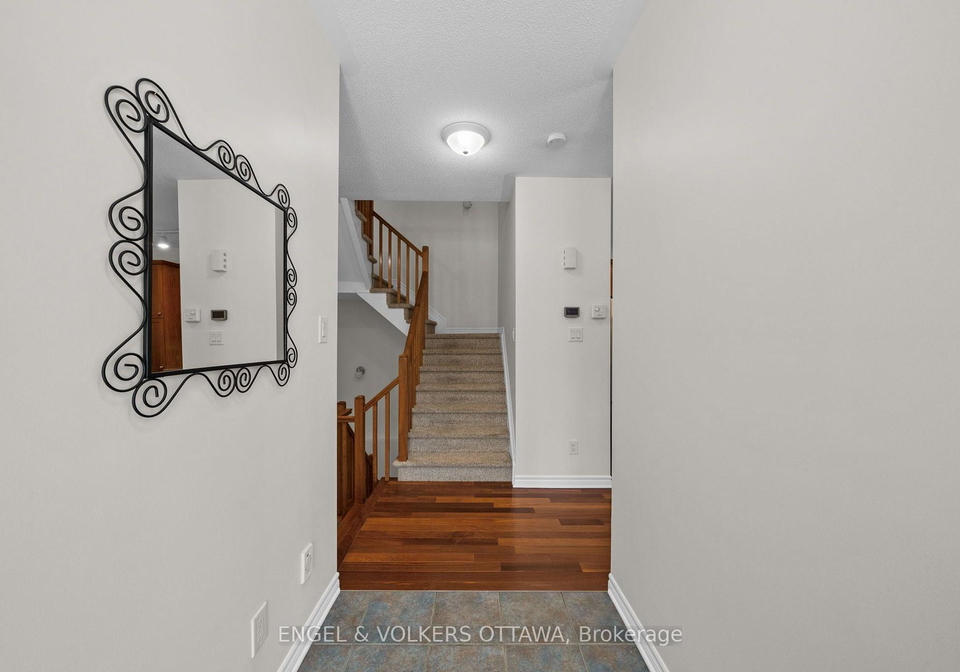 268-horseshoe-crescent-ottawa-ontario-x13753744