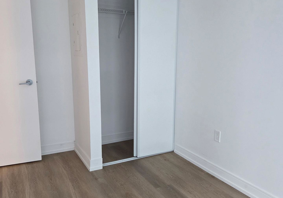 1-jarvis-street-hamilton-ontario-x13753792