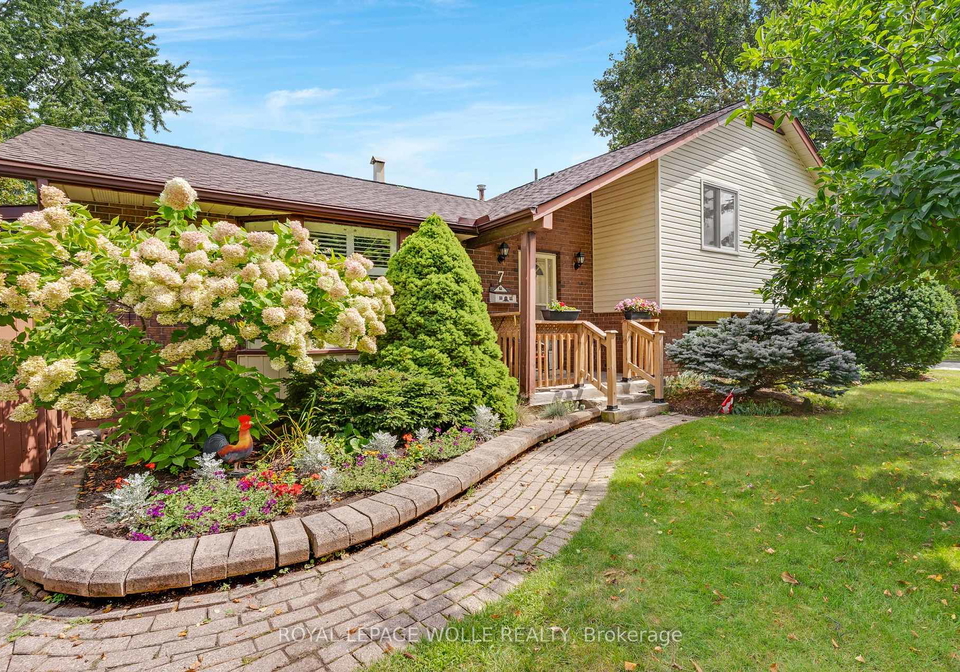 7-underhill-crescent-kitchener-ontario-x13754396