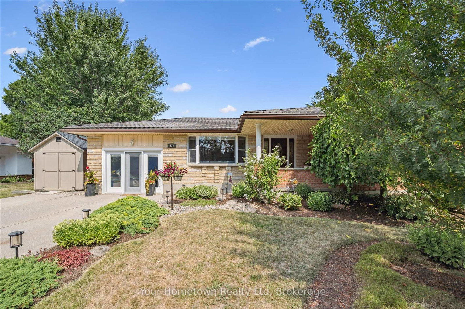220-colborne-street-centre-wellington-ontario-x13754544