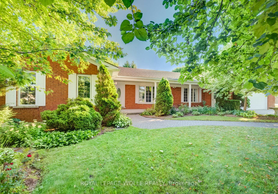 4090-hillcrest-street-perth-east-ontario-x13754678