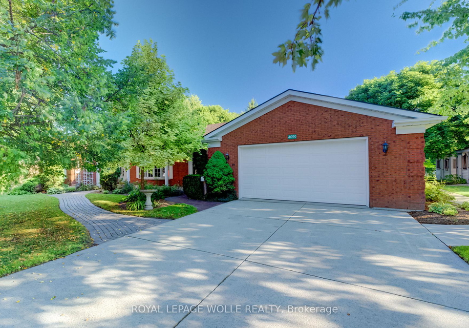 4090-hillcrest-street-perth-east-ontario-x13754678
