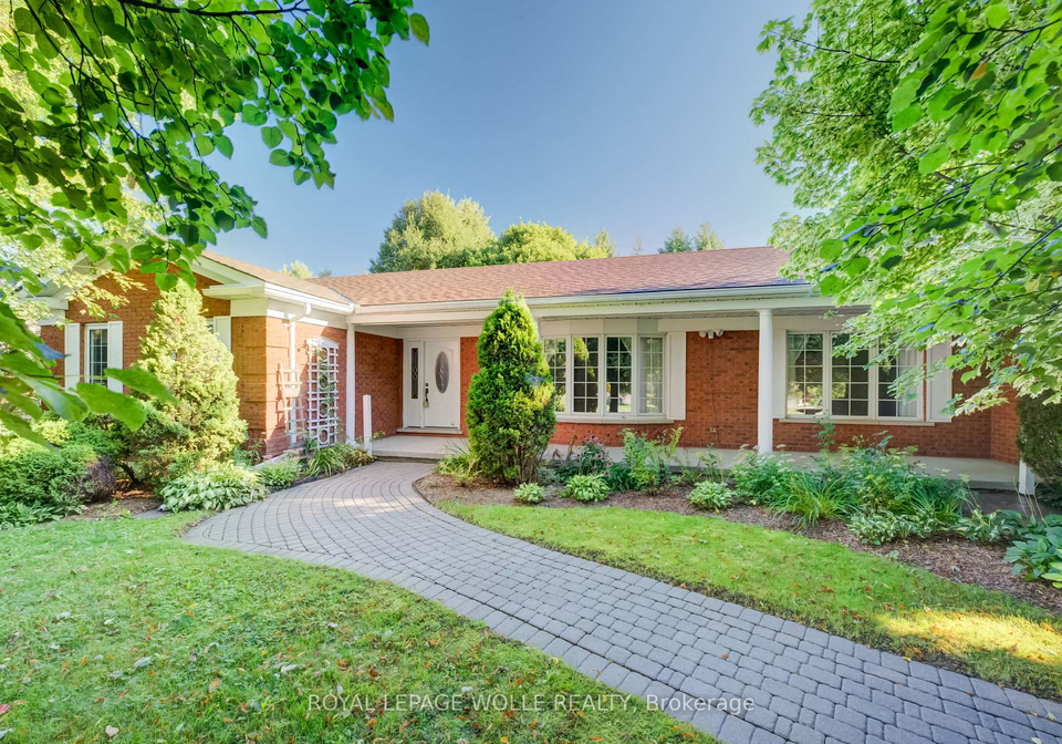 4090-hillcrest-street-perth-east-ontario-x13754678