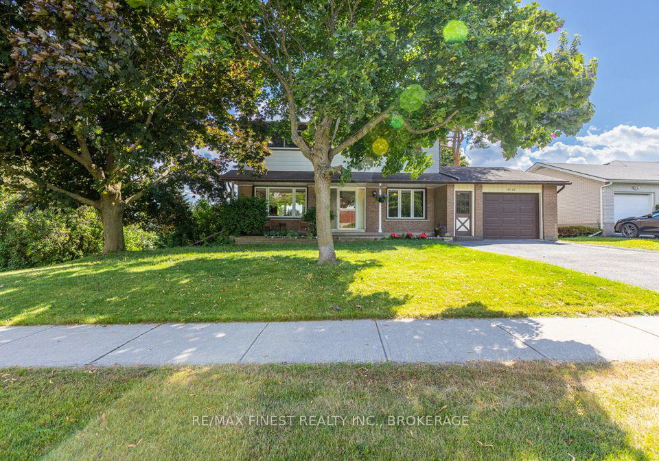 1043-lincoln-drive-kingston-ontario-x13754710