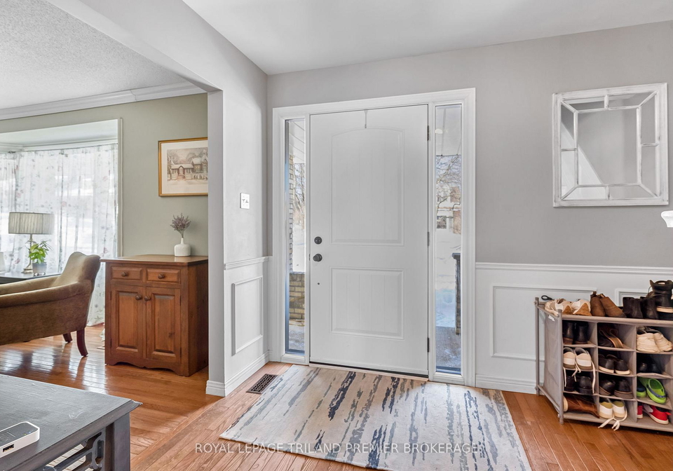 31-foxcroft-crescent-london-south-ontario-x13754812
