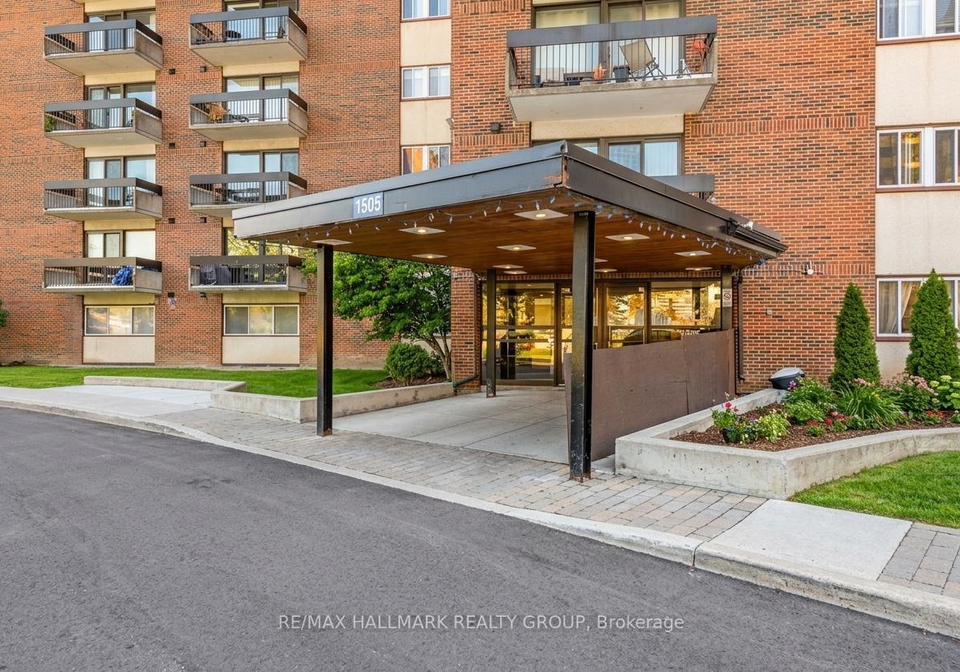 1505-baseline-road-ottawa-ontario-x13755328
