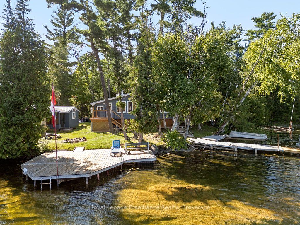 5-water-gunter-lake-tudor-and-cashel-ontario-x13755406
