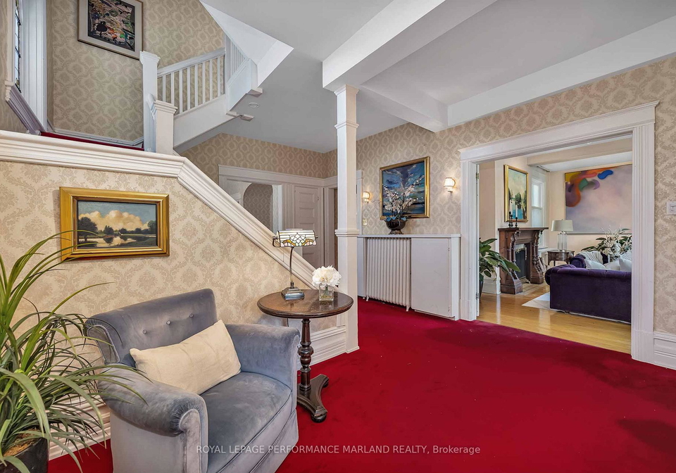 35-wilton-crescent-ottawa-ontario-x13755416