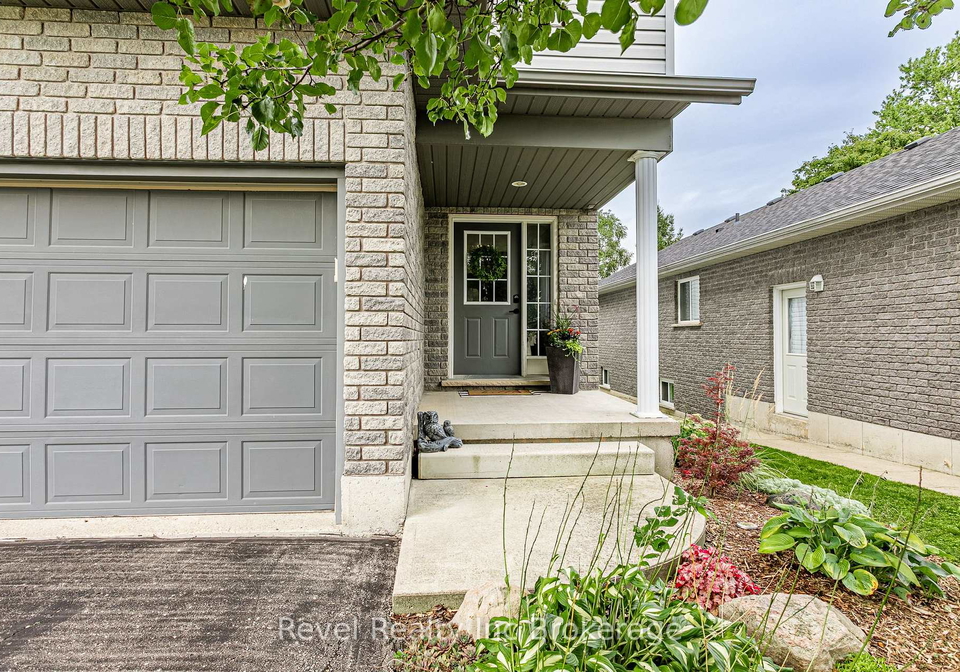 53-kerr-crescent-ingersoll-ontario-x13755442