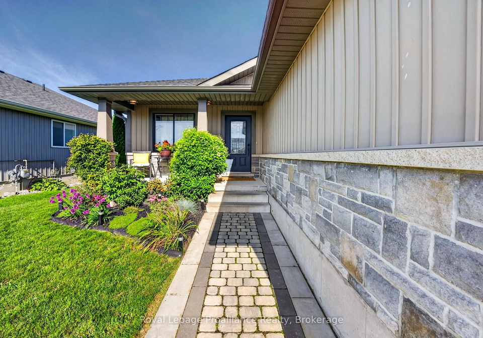 16-butternut-court-belleville-ontario-x13755508