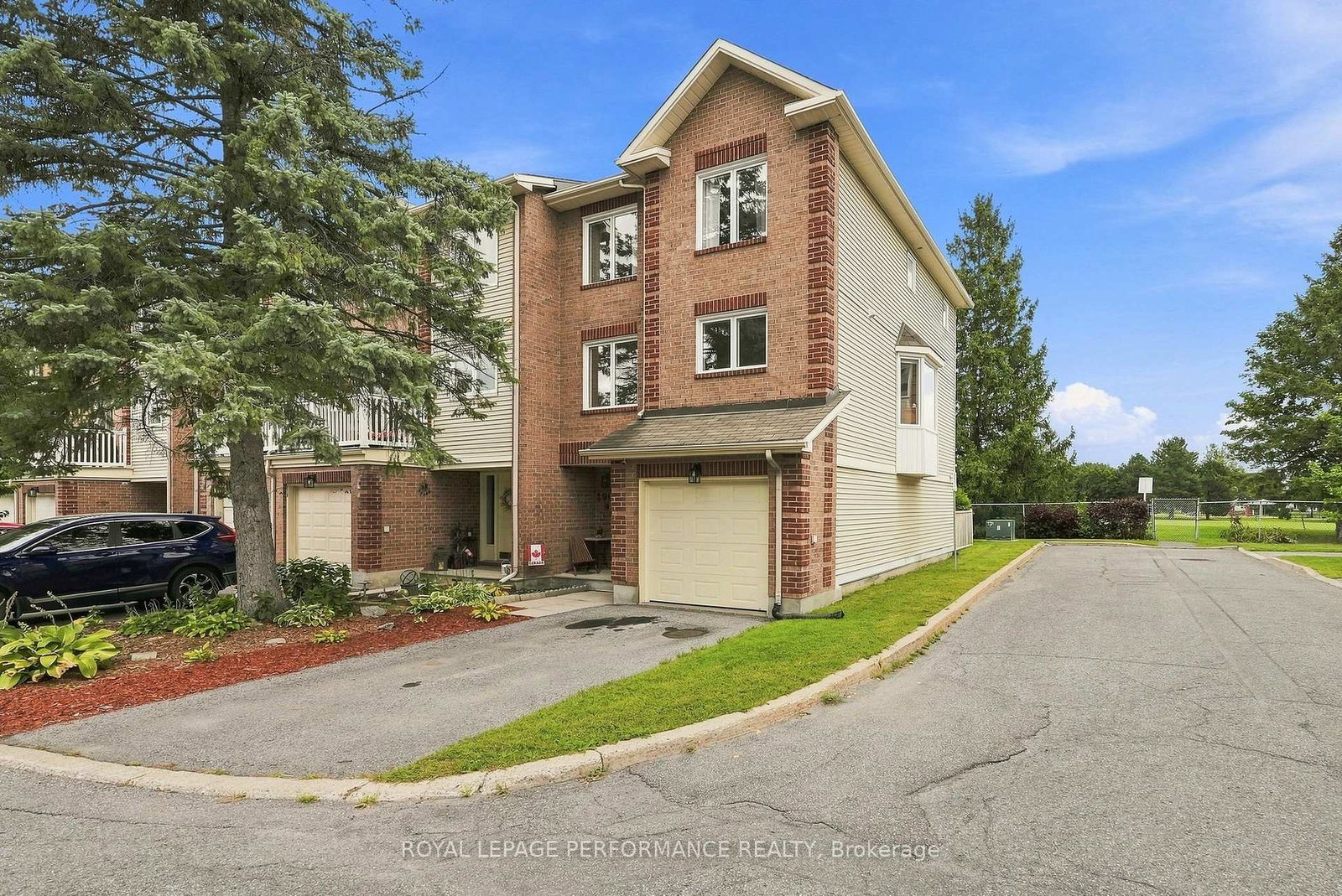 1992-summerfields-crescent-ottawa-ontario-x13756008