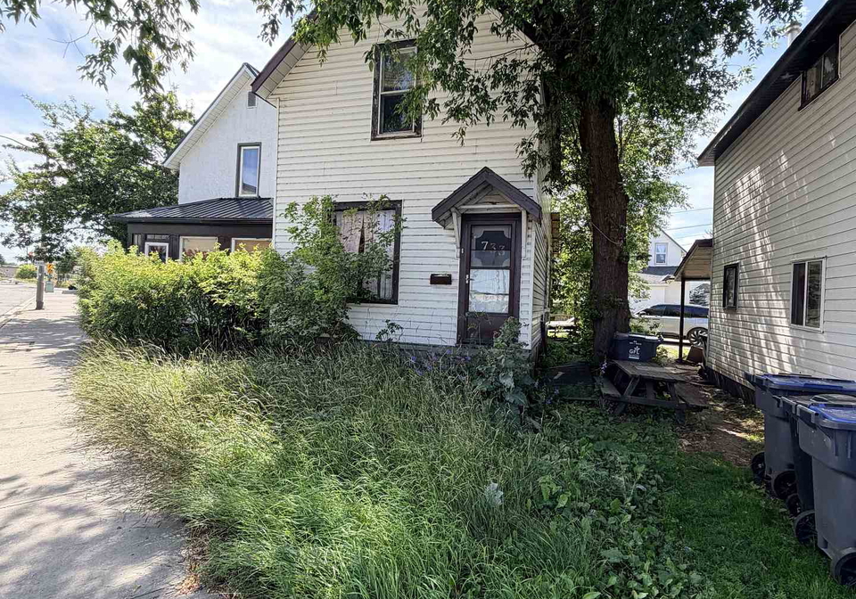 733-simpson-street-thunder-bay-ontario-x13756056