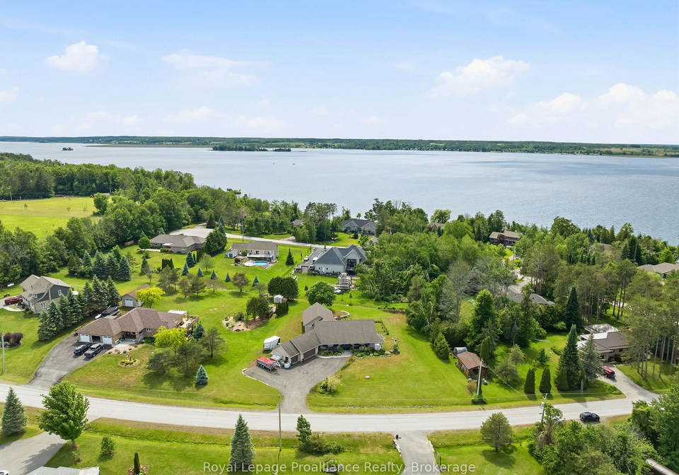 1646-harriet-lane-selwyn-ontario-x13756390