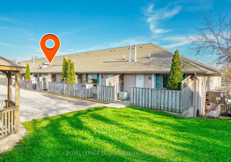 8-oak-street-lambton-shores-ontario-x13756434